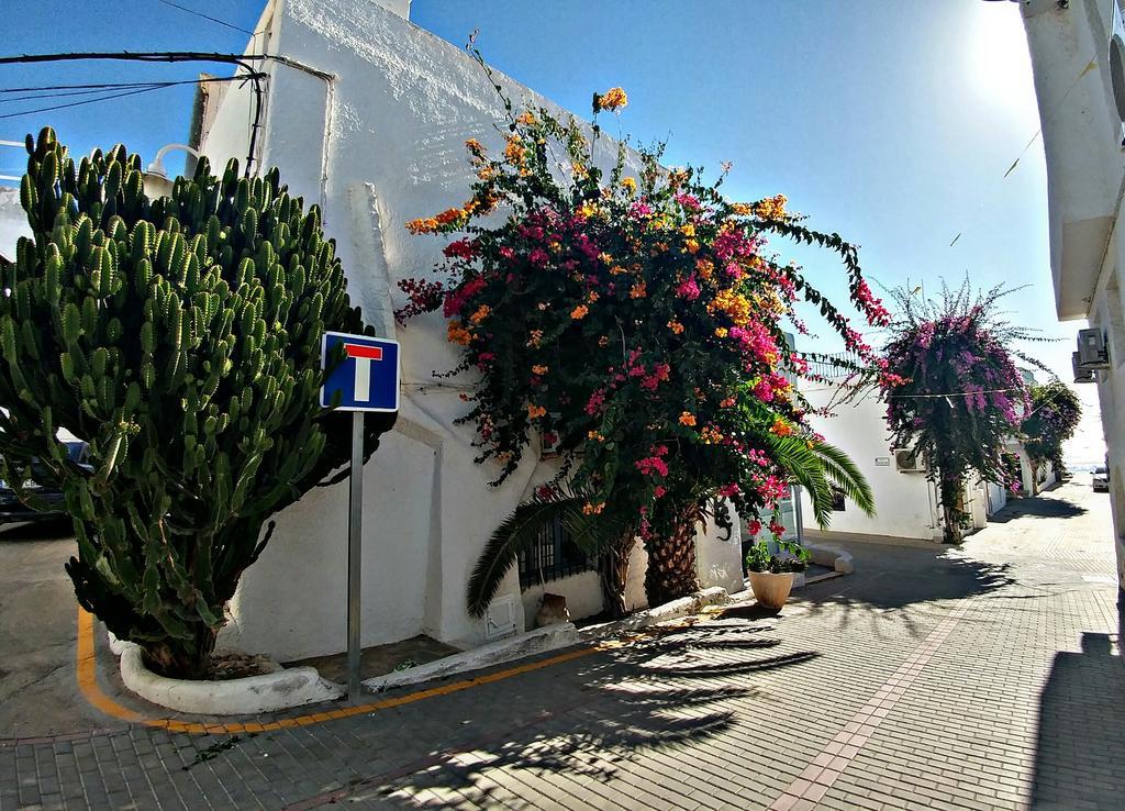 Hotel Las Calas Agua Amarga  Exterior photo