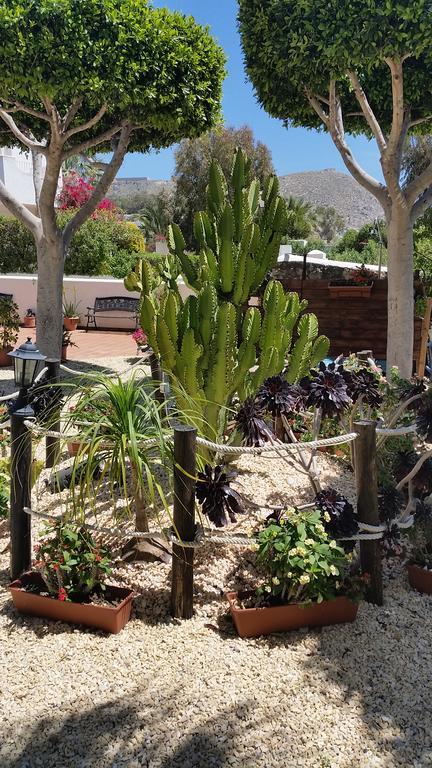 Hotel Las Calas Agua Amarga  Exterior photo