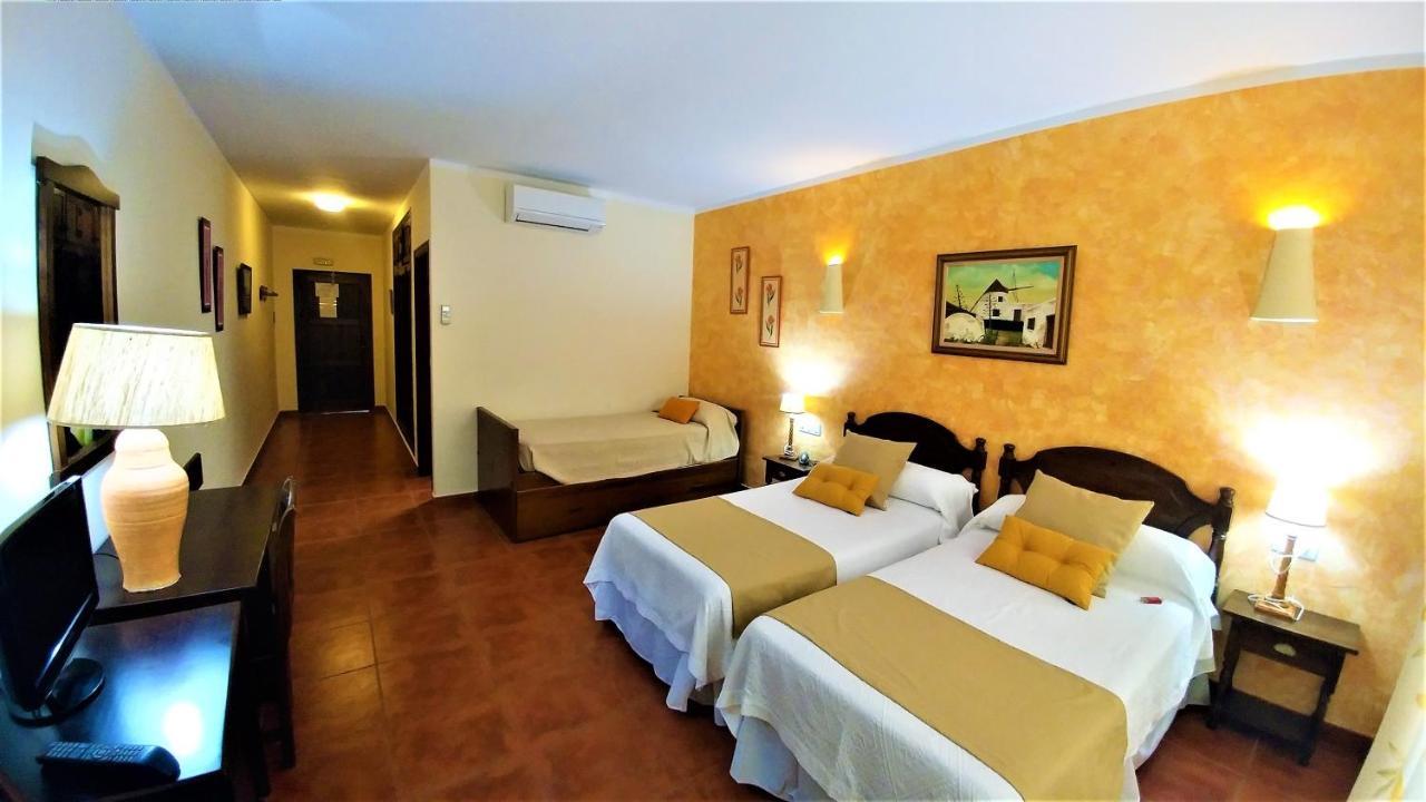 Hotel Las Calas Agua Amarga  Exterior photo