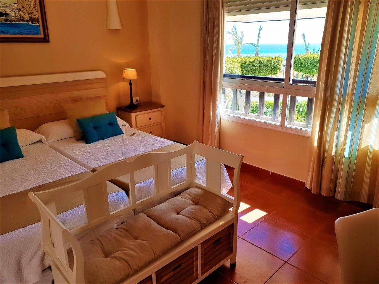 Hotel Las Calas Agua Amarga  Exterior photo